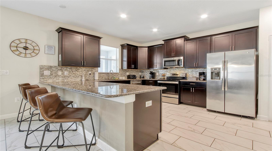 DAVENPORT, Florida 33896, 6 Bedrooms Bedrooms, ,6 BathroomsBathrooms,Residential,For Sale,MOON VALLEY DR,0,MFRO6324768