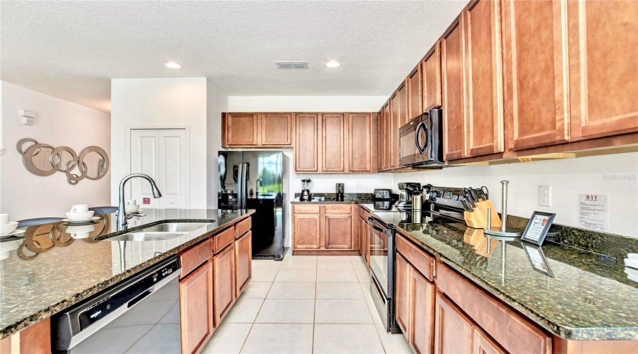 KISSIMMEE, Florida 34746, 6 Bedrooms Bedrooms, ,4 BathroomsBathrooms,Residential,For Sale,BALLO,0,MFRO6129525