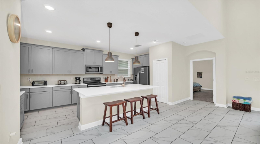 DAVENPORT, Florida 33896, 5 Bedrooms Bedrooms, ,5 BathroomsBathrooms,Residential,For Sale,DROP SHOT,0,MFRO6173246
