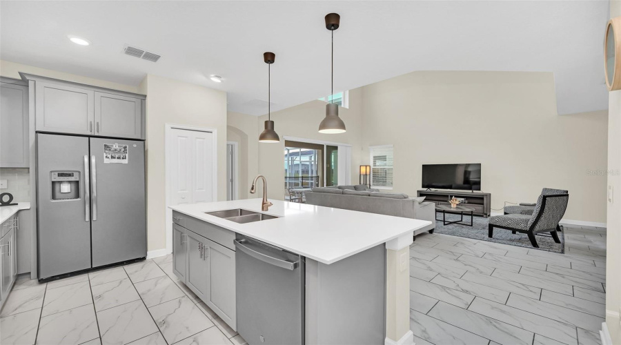 DAVENPORT, Florida 33896, 5 Bedrooms Bedrooms, ,5 BathroomsBathrooms,Residential,For Sale,DROP SHOT,0,MFRO6173246