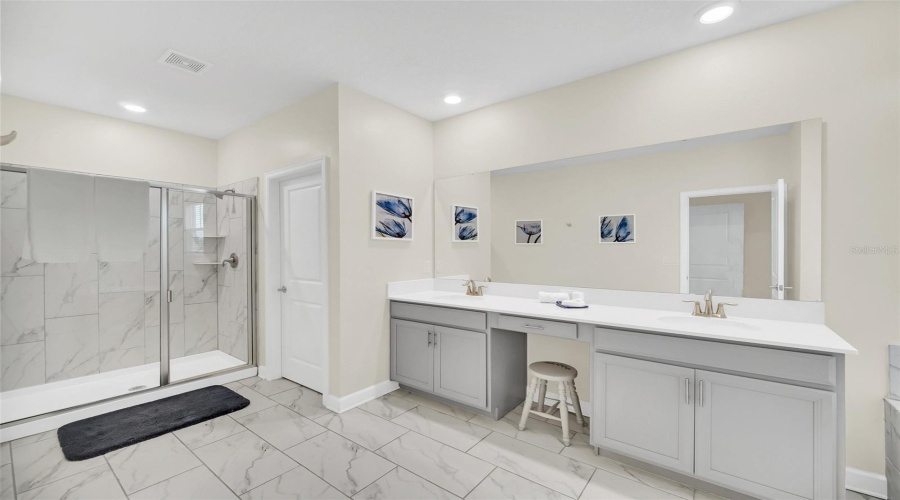 DAVENPORT, Florida 33896, 5 Bedrooms Bedrooms, ,5 BathroomsBathrooms,Residential,For Sale,DROP SHOT,0,MFRO6173246