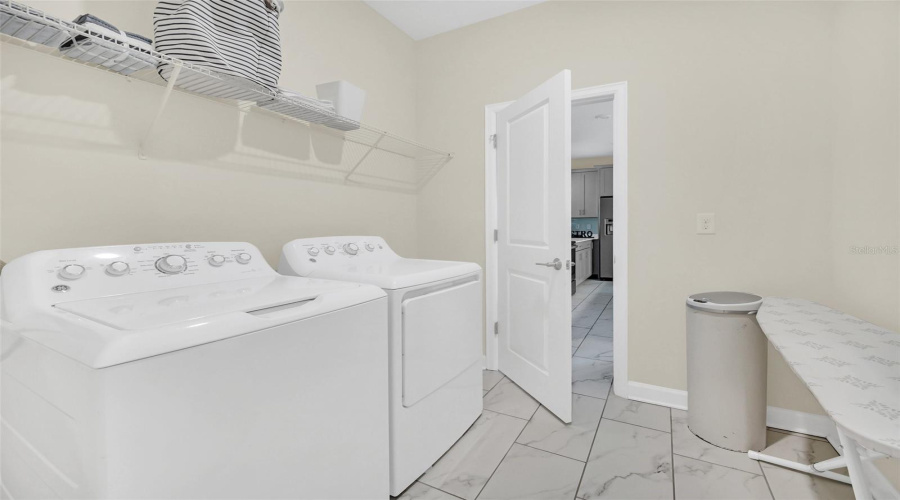 DAVENPORT, Florida 33896, 5 Bedrooms Bedrooms, ,5 BathroomsBathrooms,Residential,For Sale,DROP SHOT,0,MFRO6173246