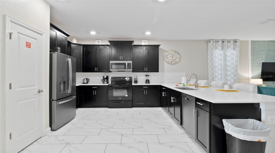 DAVENPORT, Florida 33896, 10 Bedrooms Bedrooms, ,5 BathroomsBathrooms,Residential,For Sale,DROP,0,MFRO6227782