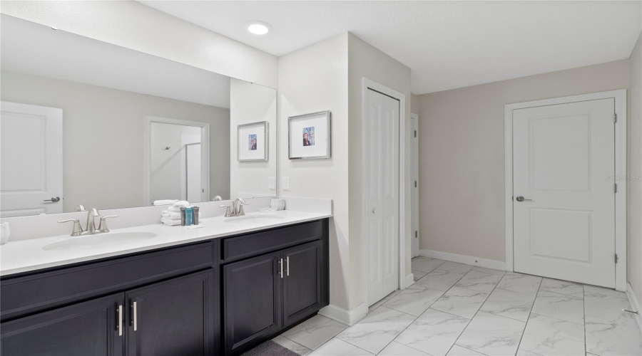 DAVENPORT, Florida 33896, 10 Bedrooms Bedrooms, ,5 BathroomsBathrooms,Residential,For Sale,DROP,0,MFRO6227782