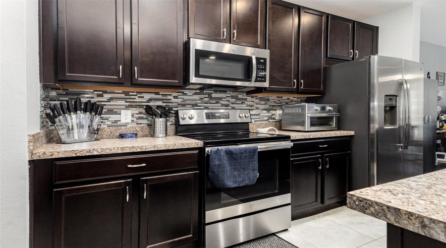 DAVENPORT, Florida 33837, 3 Bedrooms Bedrooms, ,2 BathroomsBathrooms,Residential,For Sale,ANNABELLE,0,MFRTB8404157