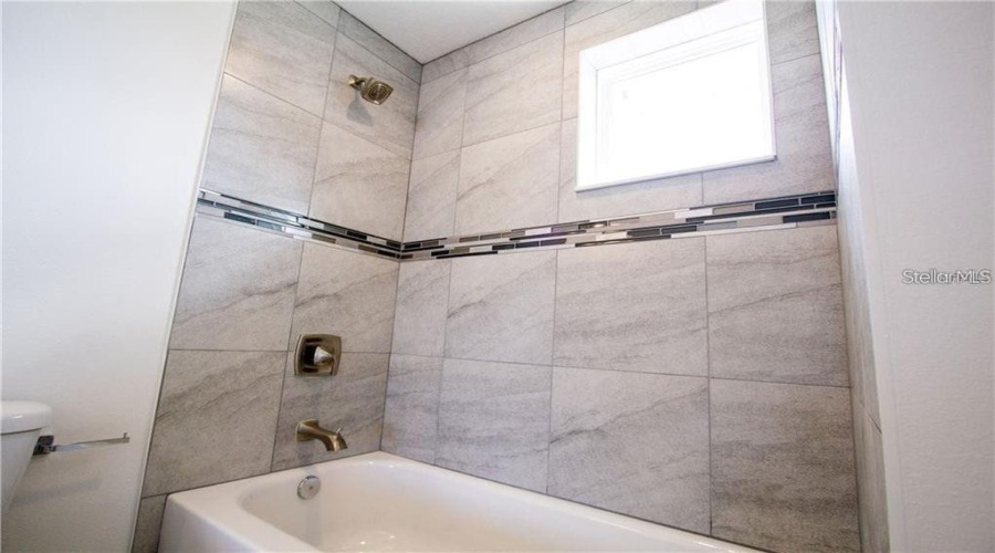 DAVENPORT, Florida 33896, 3 Bedrooms Bedrooms, ,3 BathroomsBathrooms,Residential,For Sale,LAKE SHORE,0,MFRTB8404717