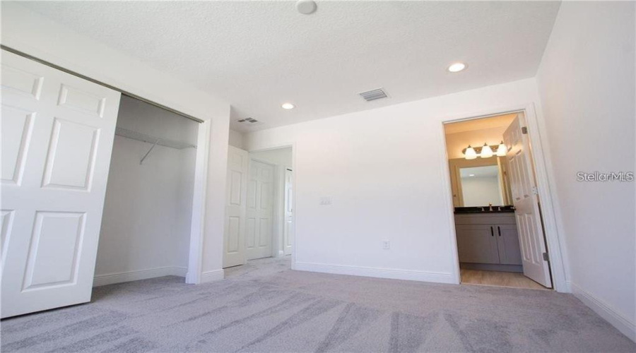 DAVENPORT, Florida 33896, 3 Bedrooms Bedrooms, ,3 BathroomsBathrooms,Residential,For Sale,LAKE SHORE,0,MFRTB8404717