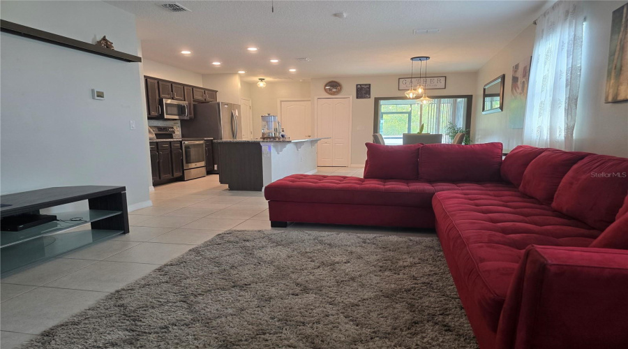 KISSIMMEE, Florida 34746, 3 Bedrooms Bedrooms, ,2 BathroomsBathrooms,Residential,For Sale,DESERT ROSE AVE,0,MFRS5130356