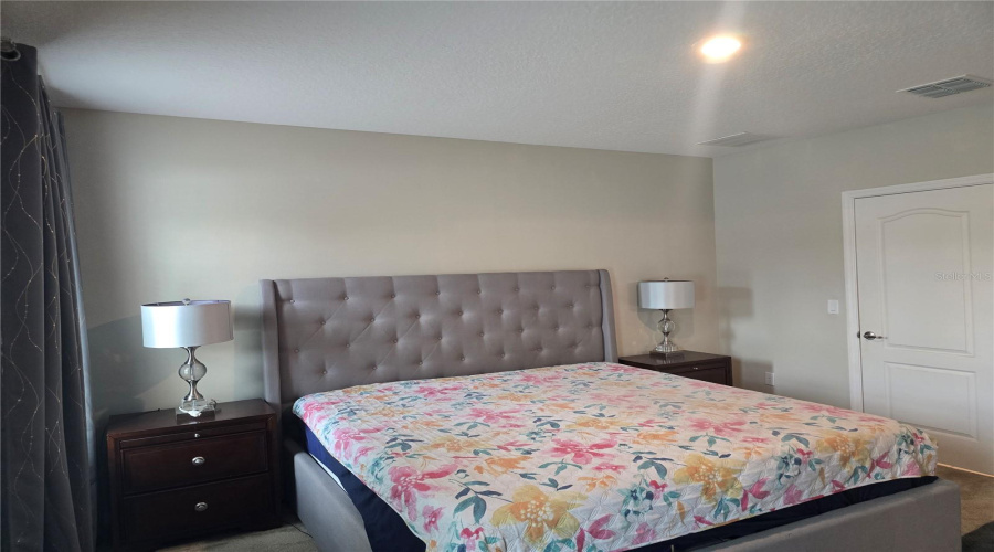 KISSIMMEE, Florida 34746, 3 Bedrooms Bedrooms, ,2 BathroomsBathrooms,Residential,For Sale,DESERT ROSE AVE,0,MFRS5130356