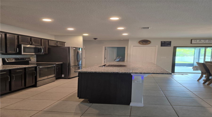 KISSIMMEE, Florida 34746, 3 Bedrooms Bedrooms, ,2 BathroomsBathrooms,Residential,For Sale,DESERT ROSE AVE,0,MFRS5130356