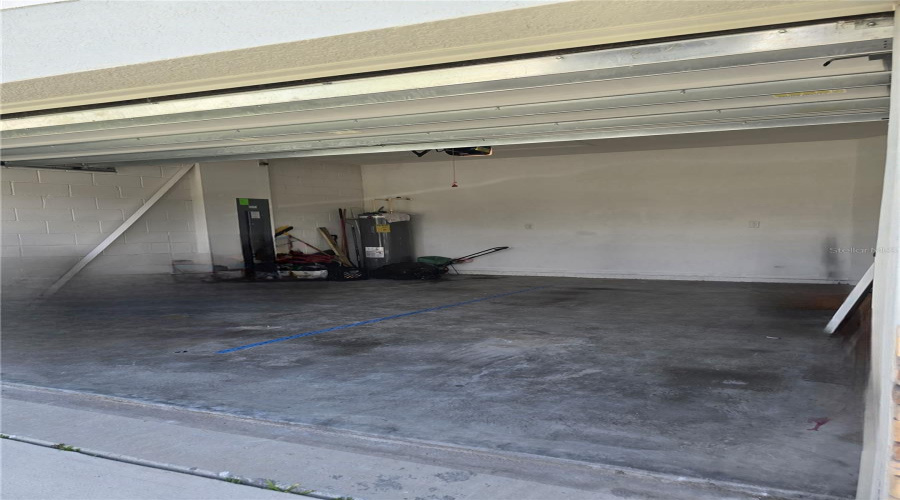 KISSIMMEE, Florida 34746, 3 Bedrooms Bedrooms, ,2 BathroomsBathrooms,Residential,For Sale,DESERT ROSE AVE,0,MFRS5130356