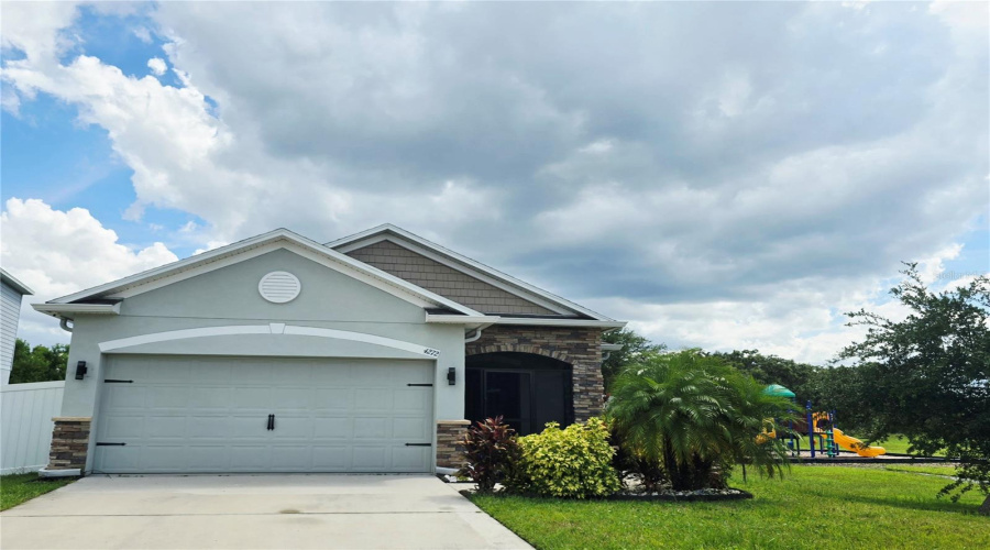 KISSIMMEE, Florida 34746, 3 Bedrooms Bedrooms, ,2 BathroomsBathrooms,Residential,For Sale,DESERT ROSE AVE,0,MFRS5130356