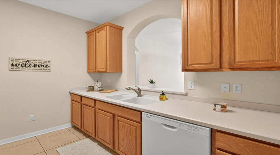 DAVENPORT, Florida 33896, 3 Bedrooms Bedrooms, ,2 BathroomsBathrooms,Residential,For Sale,VENEZIA,0,MFRO6324239