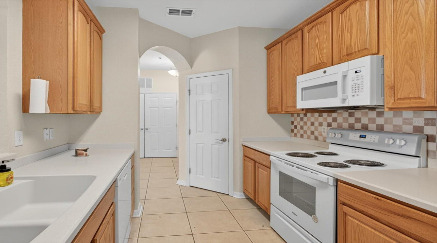 DAVENPORT, Florida 33896, 3 Bedrooms Bedrooms, ,2 BathroomsBathrooms,Residential,For Sale,VENEZIA,0,MFRO6324239