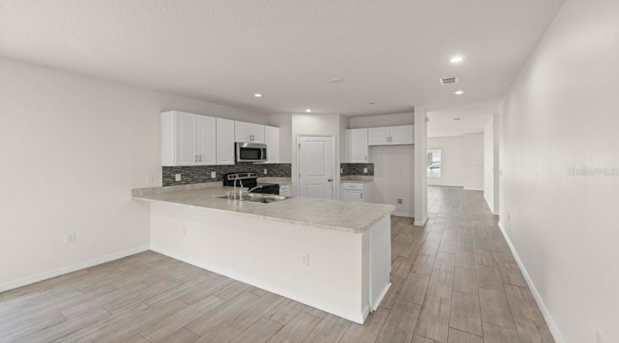 DAVENPORT, Florida 33837, 4 Bedrooms Bedrooms, ,2 BathroomsBathrooms,Residential,For Sale,MEADOW BEND,0,MFRS5130245