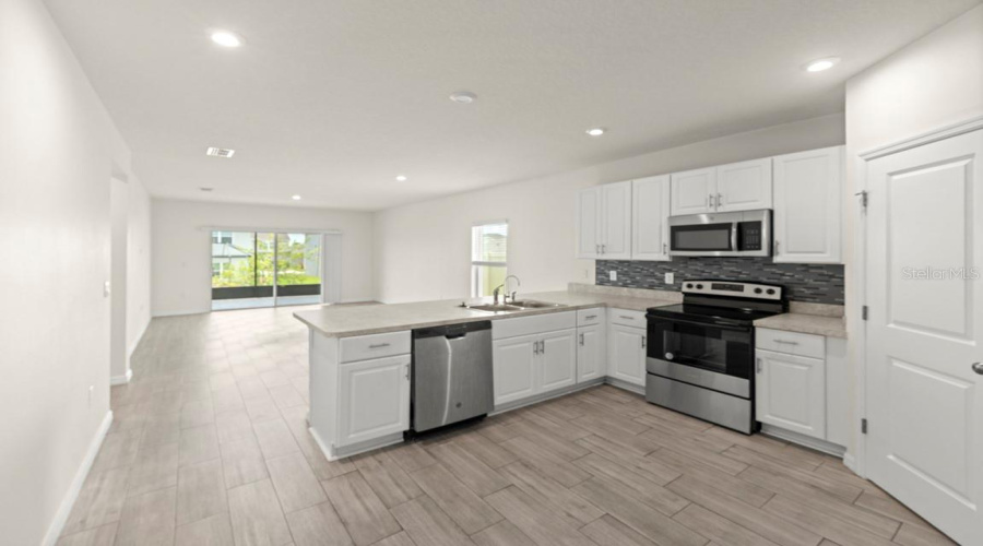 DAVENPORT, Florida 33837, 4 Bedrooms Bedrooms, ,2 BathroomsBathrooms,Residential,For Sale,MEADOW BEND,0,MFRS5130245