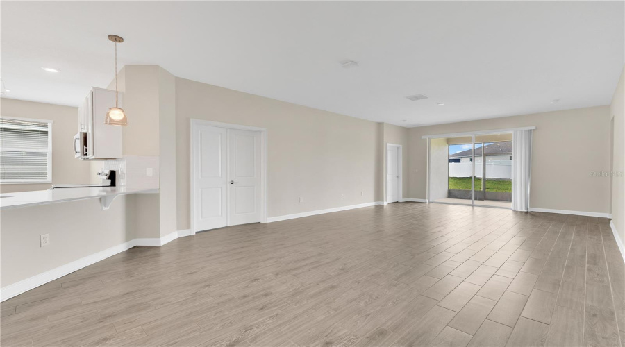 DAVENPORT, Florida 33837, 4 Bedrooms Bedrooms, ,3 BathroomsBathrooms,Residential,For Sale,TAFT,0,MFRO6324305