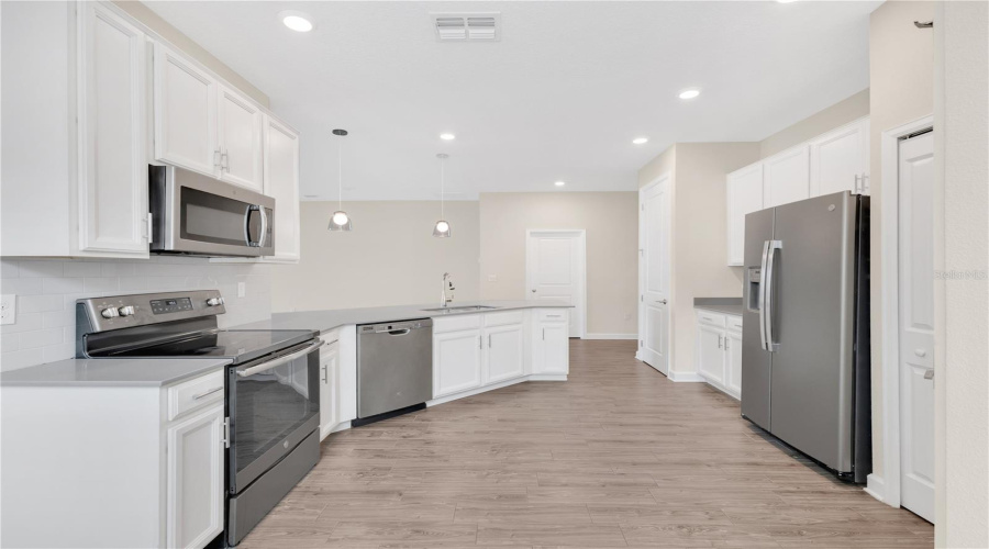 DAVENPORT, Florida 33837, 4 Bedrooms Bedrooms, ,3 BathroomsBathrooms,Residential,For Sale,TAFT,0,MFRO6324305
