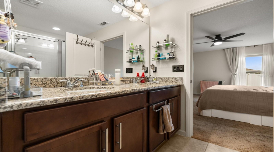DAVENPORT, Florida 33837, 4 Bedrooms Bedrooms, ,2 BathroomsBathrooms,Residential,For Sale,FILLMORE,0,MFRV4943643