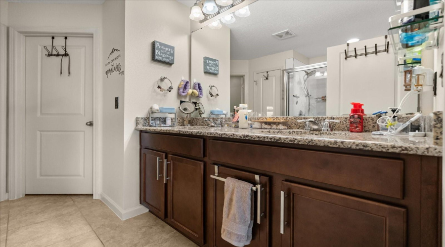 DAVENPORT, Florida 33837, 4 Bedrooms Bedrooms, ,2 BathroomsBathrooms,Residential,For Sale,FILLMORE,0,MFRV4943643