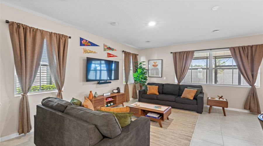 DAVENPORT, Florida 33896, 3 Bedrooms Bedrooms, ,2 BathroomsBathrooms,Residential,For Sale,LONGBOAT,0,MFRO6291082
