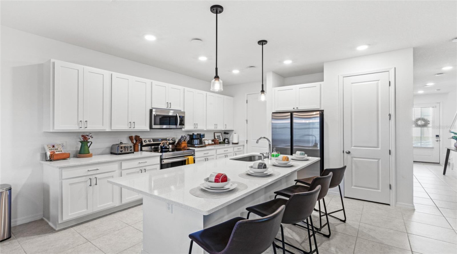 DAVENPORT, Florida 33896, 3 Bedrooms Bedrooms, ,2 BathroomsBathrooms,Residential,For Sale,LONGBOAT,0,MFRO6291082