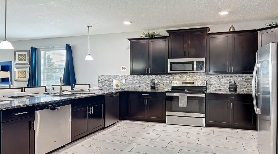 DAVENPORT, Florida 33896, 8 Bedrooms Bedrooms, ,5 BathroomsBathrooms,Residential,For Sale,SAND TRAP,0,MFRO6324542
