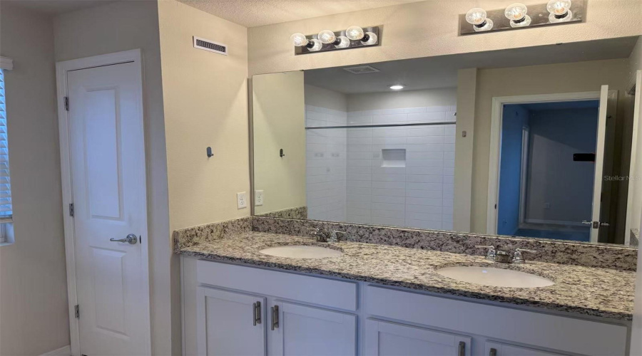 KISSIMMEE, Florida 34746, 3 Bedrooms Bedrooms, ,2 BathroomsBathrooms,Residential,For Sale,BUENA VIEW,0,MFRO6324970