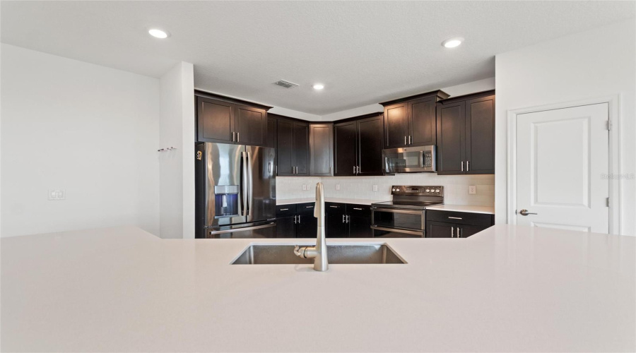 DAVENPORT, Florida 33896, 5 Bedrooms Bedrooms, ,3 BathroomsBathrooms,Residential,For Sale,MICKELSON CT,0,MFRS5130382