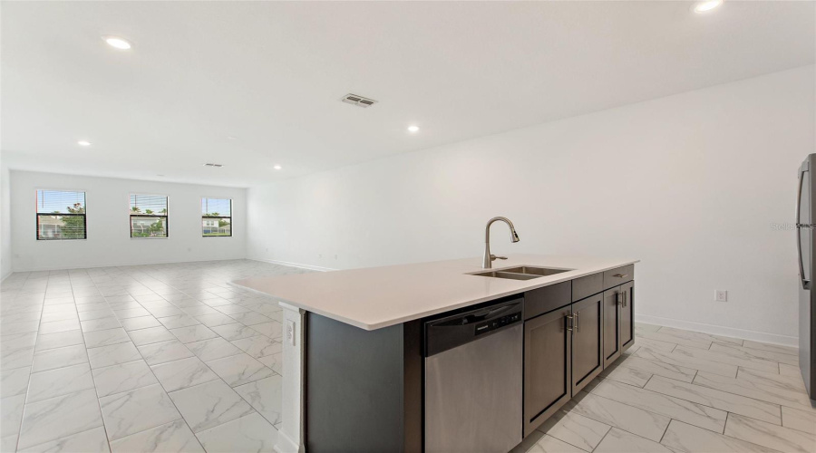 DAVENPORT, Florida 33896, 5 Bedrooms Bedrooms, ,3 BathroomsBathrooms,Residential,For Sale,MICKELSON CT,0,MFRS5130382