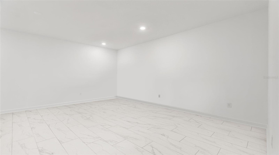 DAVENPORT, Florida 33896, 5 Bedrooms Bedrooms, ,3 BathroomsBathrooms,Residential,For Sale,MICKELSON CT,0,MFRS5130382