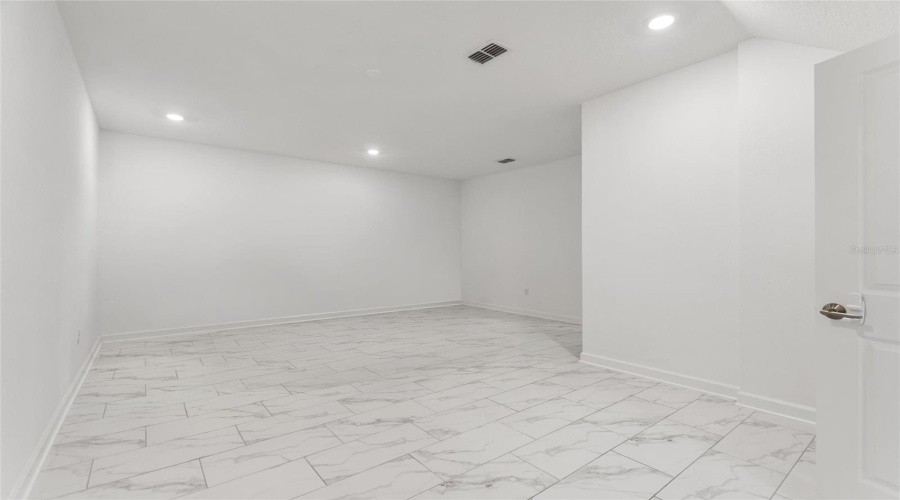 DAVENPORT, Florida 33896, 5 Bedrooms Bedrooms, ,3 BathroomsBathrooms,Residential,For Sale,MICKELSON CT,0,MFRS5130382
