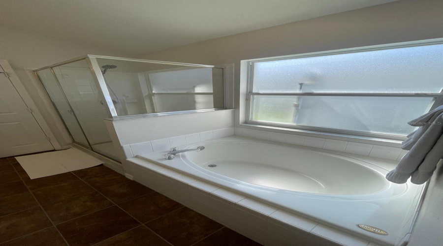 KISSIMMEE, Florida 34747, 5 Bedrooms Bedrooms, ,4 BathroomsBathrooms,Residential,For Sale,ROARING CREEK,0,MFRO6323037