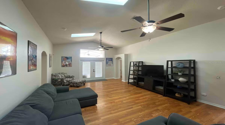 KISSIMMEE, Florida 34747, 5 Bedrooms Bedrooms, ,4 BathroomsBathrooms,Residential,For Sale,ROARING CREEK,0,MFRO6323037