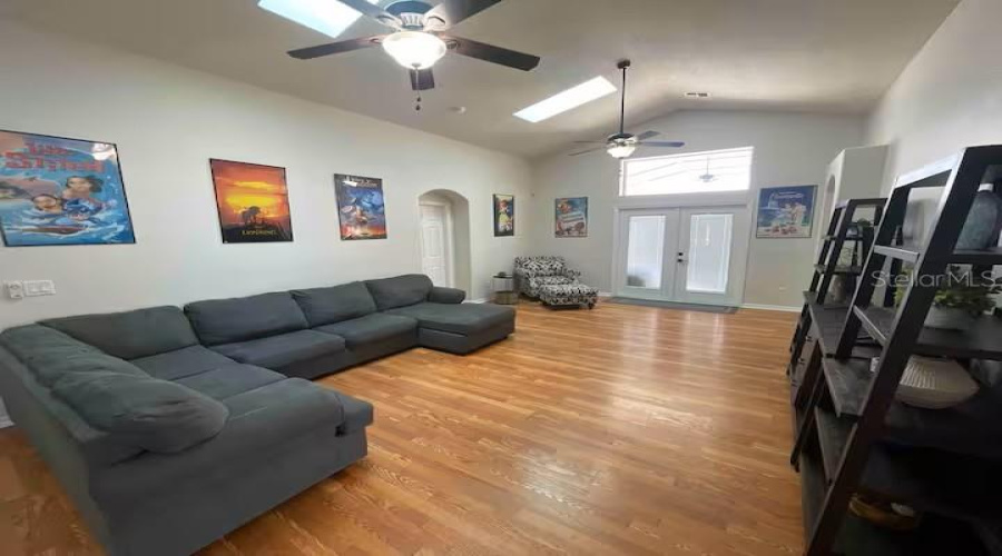 KISSIMMEE, Florida 34747, 5 Bedrooms Bedrooms, ,4 BathroomsBathrooms,Residential,For Sale,ROARING CREEK,0,MFRO6323037