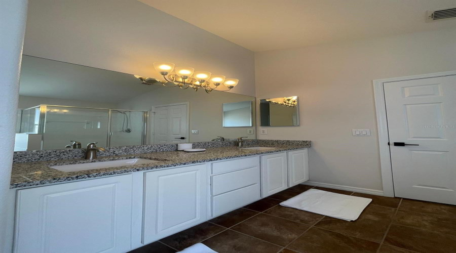 KISSIMMEE, Florida 34747, 5 Bedrooms Bedrooms, ,4 BathroomsBathrooms,Residential,For Sale,ROARING CREEK,0,MFRO6323037