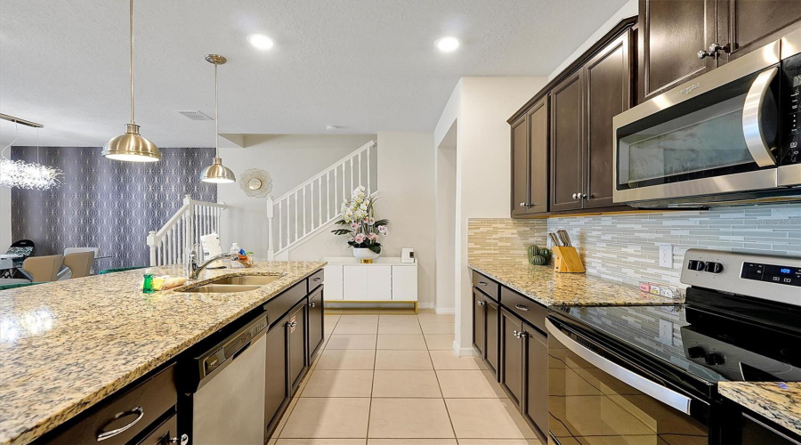 DAVENPORT, Florida 33897, 5 Bedrooms Bedrooms, ,4 BathroomsBathrooms,Residential,For Sale,PARADISE,0,MFRO6324999