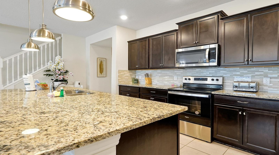 DAVENPORT, Florida 33897, 5 Bedrooms Bedrooms, ,4 BathroomsBathrooms,Residential,For Sale,PARADISE,0,MFRO6324999