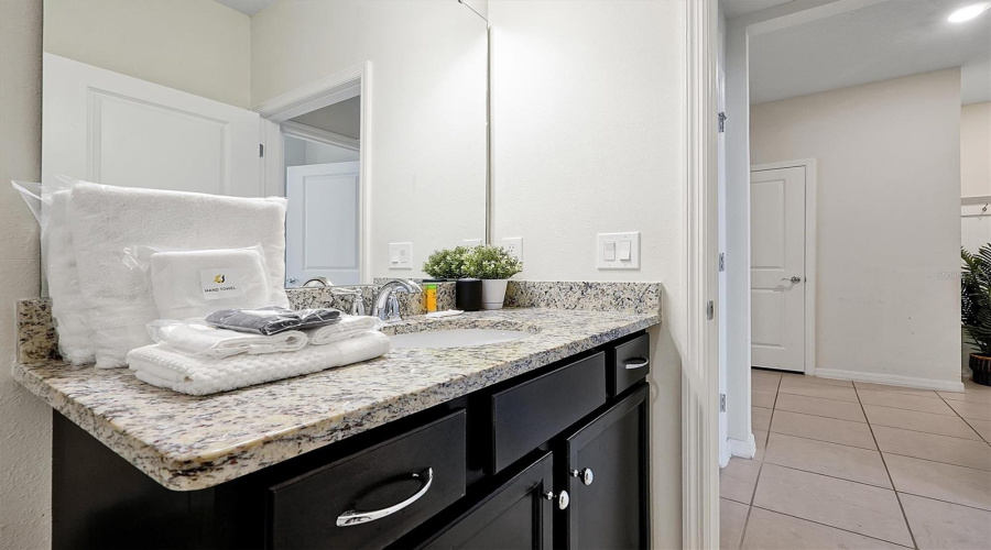 DAVENPORT, Florida 33897, 5 Bedrooms Bedrooms, ,4 BathroomsBathrooms,Residential,For Sale,PARADISE,0,MFRO6324999