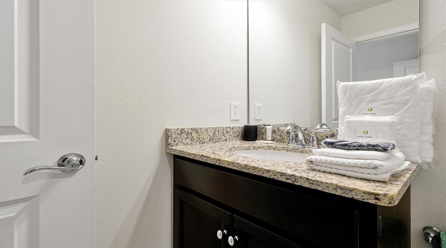DAVENPORT, Florida 33897, 5 Bedrooms Bedrooms, ,4 BathroomsBathrooms,Residential,For Sale,PARADISE,0,MFRO6324999