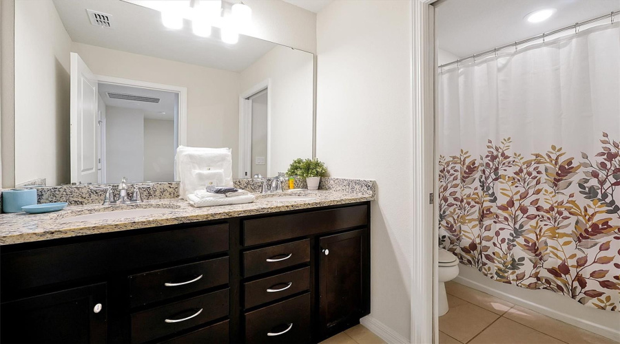 DAVENPORT, Florida 33897, 5 Bedrooms Bedrooms, ,4 BathroomsBathrooms,Residential,For Sale,PARADISE,0,MFRO6324999