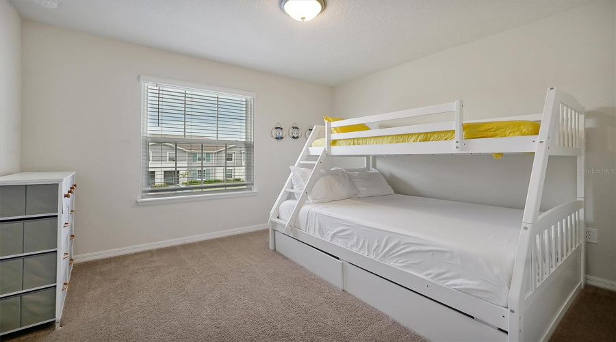 DAVENPORT, Florida 33897, 5 Bedrooms Bedrooms, ,4 BathroomsBathrooms,Residential,For Sale,PARADISE,0,MFRO6324999