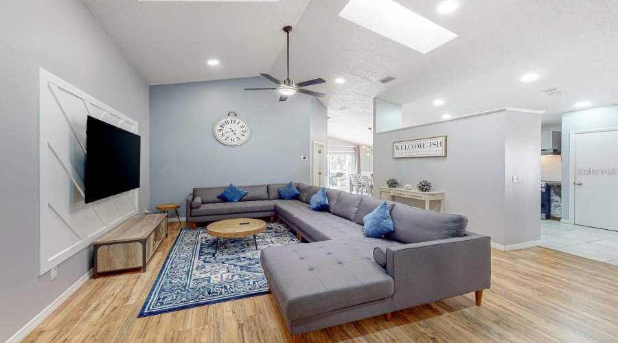 DAVENPORT, Florida 33897, 3 Bedrooms Bedrooms, ,2 BathroomsBathrooms,Residential,For Sale,BLOOMINGDALE,0,MFRS5130262