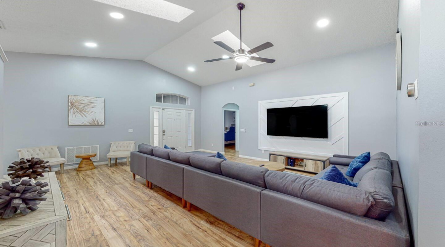 DAVENPORT, Florida 33897, 3 Bedrooms Bedrooms, ,2 BathroomsBathrooms,Residential,For Sale,BLOOMINGDALE,0,MFRS5130262