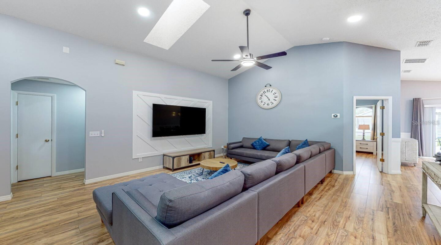DAVENPORT, Florida 33897, 3 Bedrooms Bedrooms, ,2 BathroomsBathrooms,Residential,For Sale,BLOOMINGDALE,0,MFRS5130262