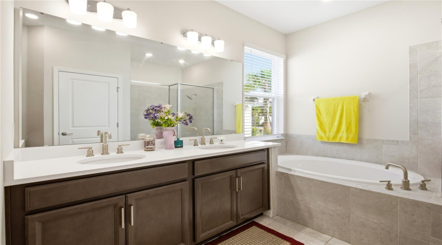 KISSIMMEE, Florida 34746, 5 Bedrooms Bedrooms, ,3 BathroomsBathrooms,Residential,For Sale,GOBLET COVE,0,MFRR4909591