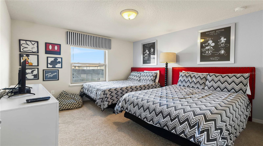 KISSIMMEE, Florida 34747, 6 Bedrooms Bedrooms, ,4 BathroomsBathrooms,Residential,For Sale,RHODES,0,MFRO6282290