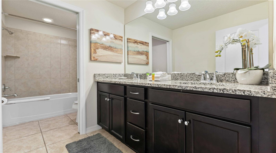 KISSIMMEE, Florida 34747, 6 Bedrooms Bedrooms, ,4 BathroomsBathrooms,Residential,For Sale,RHODES,0,MFRO6282290