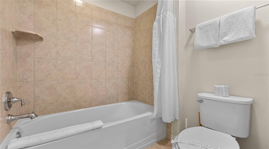 KISSIMMEE, Florida 34747, 6 Bedrooms Bedrooms, ,4 BathroomsBathrooms,Residential,For Sale,RHODES,0,MFRO6282290