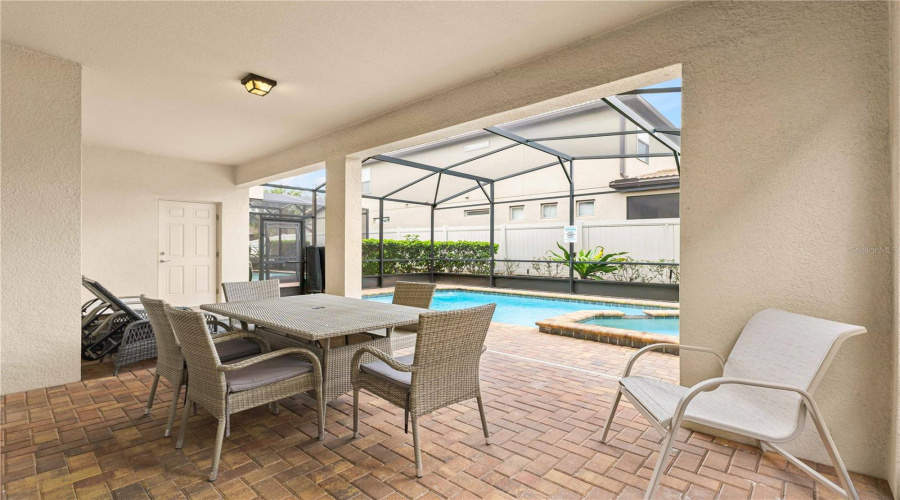 KISSIMMEE, Florida 34747, 6 Bedrooms Bedrooms, ,4 BathroomsBathrooms,Residential,For Sale,RHODES,0,MFRO6282290